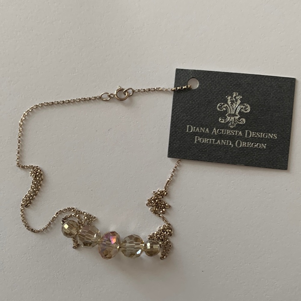 CRYSTAL ON SILVER NECKLACE
